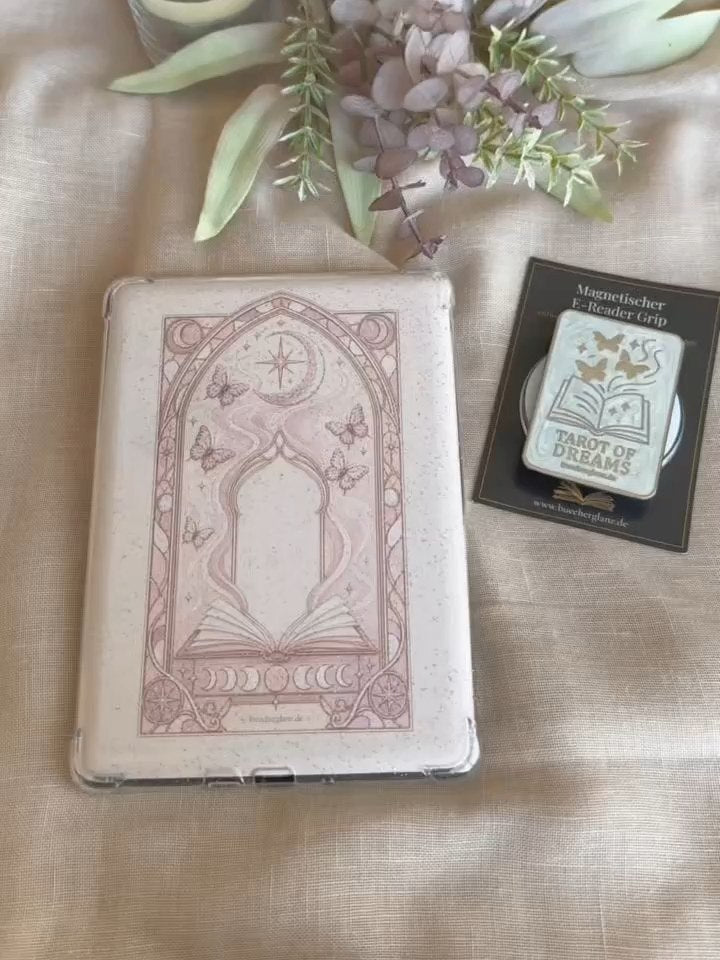 Kindle in transparenter Hülle mit E-Reader Insert Divined Chapter, daneben der passende Grip