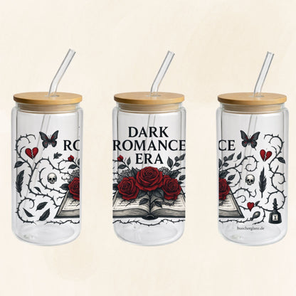 Doppelwandiger 16-oz-Glastumbler „Dark Romance Era“ mit roten Rosen, offenem Buch, Dornenranken und Gothic-Details