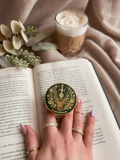 Heir of the Forest Kindle Grip Gold im Reading Setup – mit Buch, Kerze und Kaffee, E-Reader Zubehör Romantasy, buecherglanz