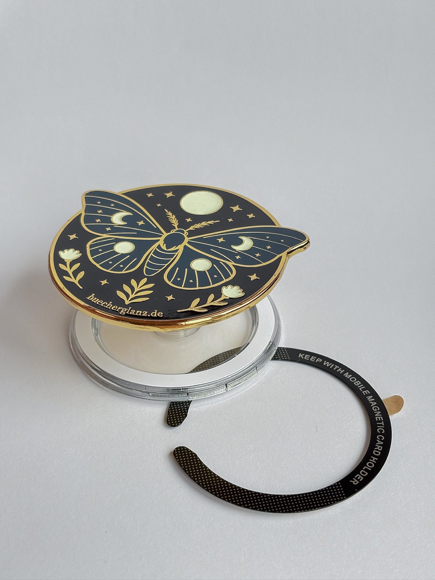 Enchanted Moth Kindle Grip aufgeklappt mit Magnetring – E-Reader Zubehör buecherglanz