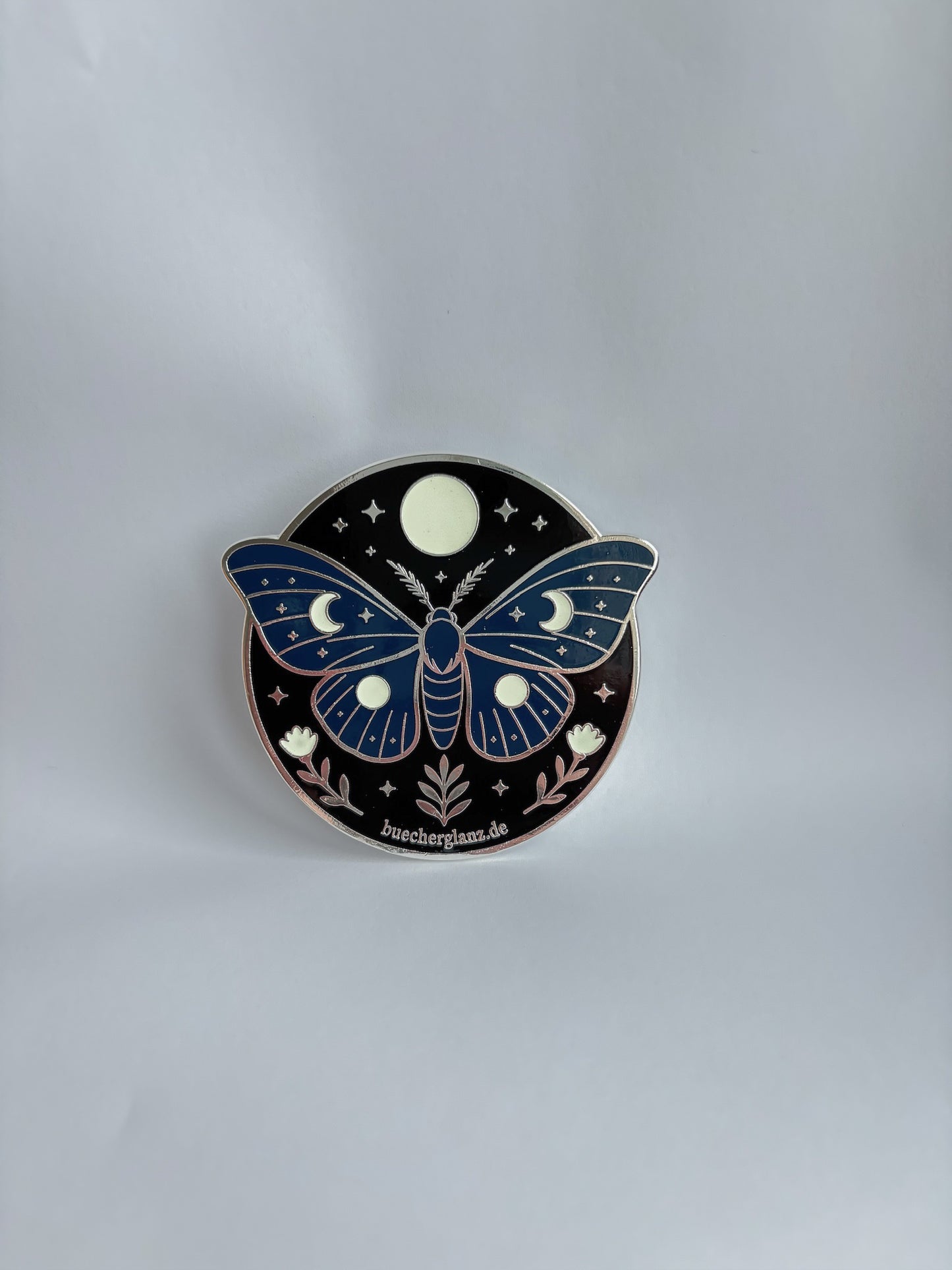 Enchanted Moth – Kindle Grip – Mystik, silberne Variante mit Mondmotten-Design
