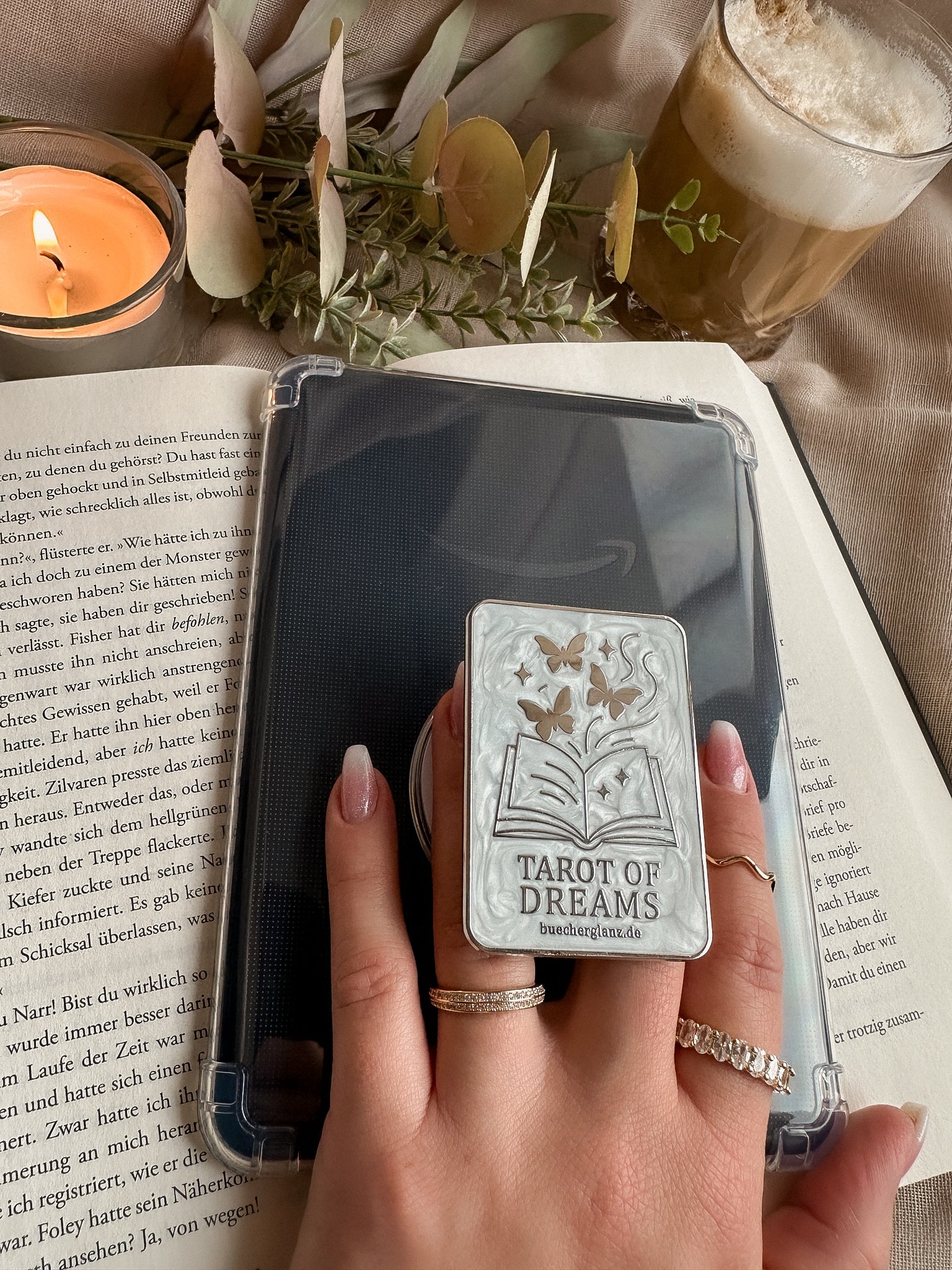 Tarot of Dreams Kindle Grip auf Kindle Paperwhite – E-Reader Zubehör buecherglanz