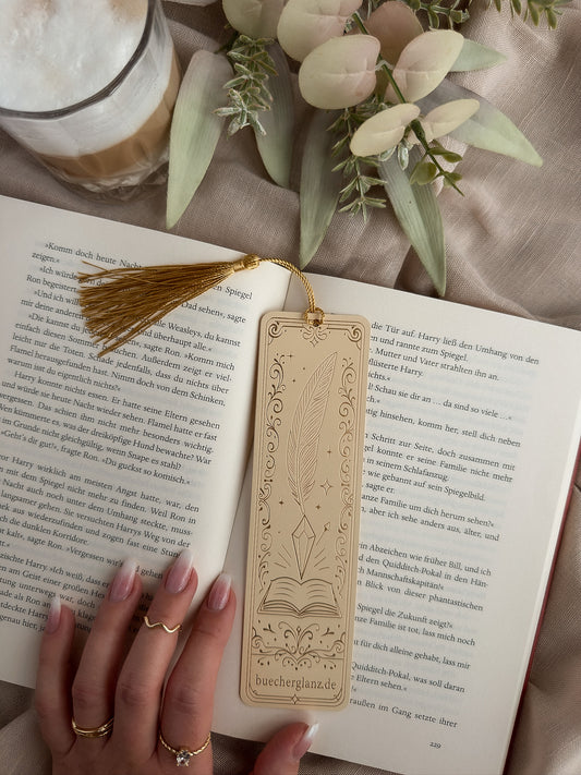 The Inksworn – Metall-Lesezeichen – Lifestyle Hand im Buch Warm Cozy weiße Blumen, buecherglanz